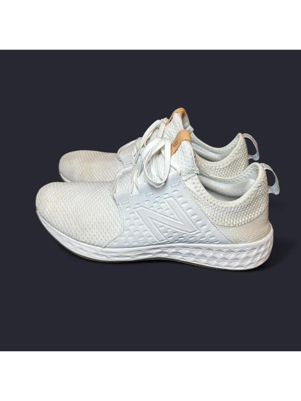 New Balance Men's White and Cream Trainer